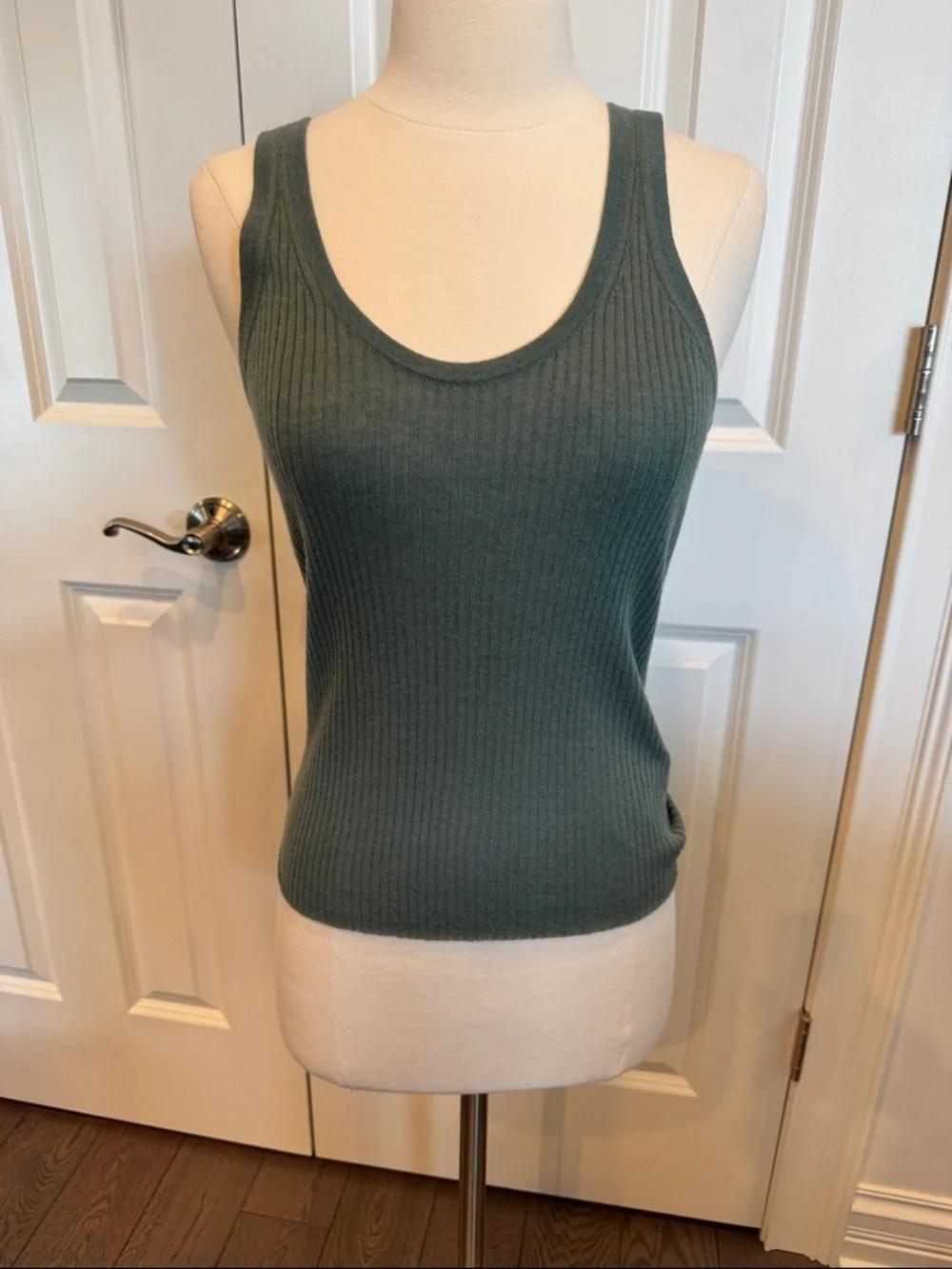 J Crew Ribbed Scoop Neck Tank Top - Picture 1 of 4